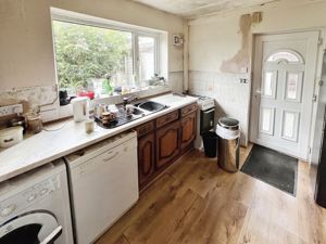 Kitchen- click for photo gallery